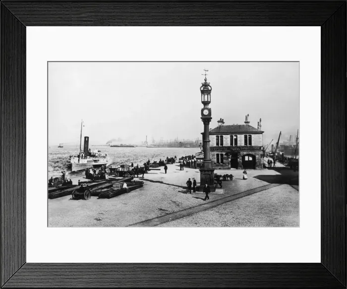 Framed Print : Customs House Quay Framed Print : Customs House Quay