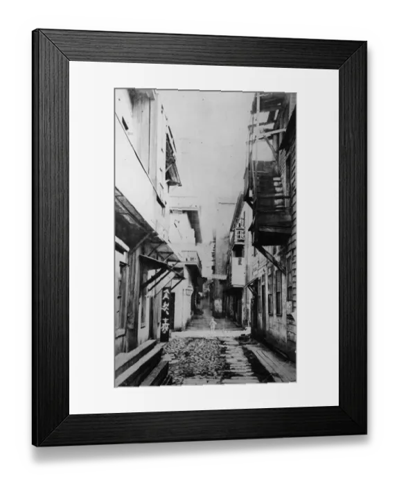 Framed Print : Chinatown. An alleyway in Chinatown, San Francisco. (Photo by Hulton Archive / Getty Images) Framed Print : Chinatown. An alleyway in Chinatown, San Francisco. (Photo by Hulton Archive / Getty Images)