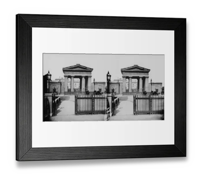 Framed Print : Euston Station Entrance Framed Print : Euston Station Entrance