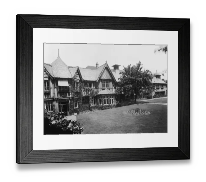 Framed Print : Mock Tudor Buildings Framed Print : Mock Tudor Buildings