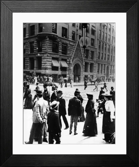 Framed Print : Chicago Street