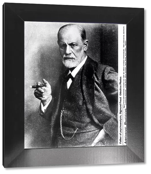 Sigmund Freud Smoking