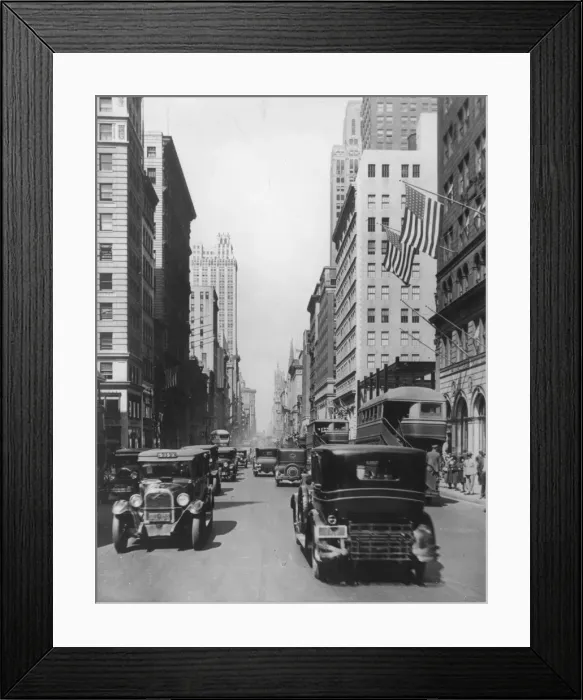 Framed Print : Fifth Avenue