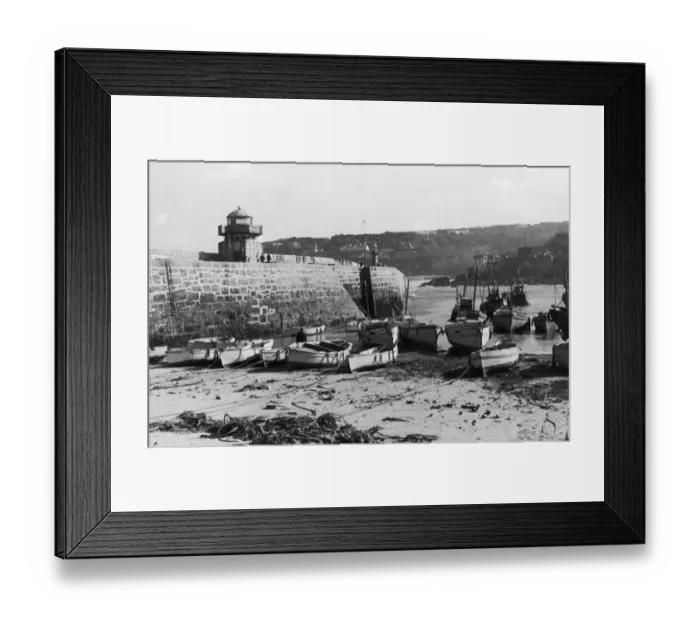 Framed Print : St Ives Harbour Framed Print : St Ives Harbour