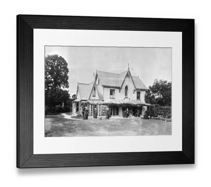 Framed Print : The Elms, a typical Victorian country house, 1867. (Photo by Hulton Archive / Getty Images) Framed Print : The Elms, a typical Victorian country house, 1867. (Photo by Hulton Archive / Getty Images)
