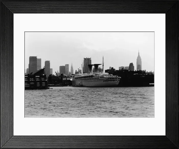 Framed Print : New York City Skyline Framed Print : New York City Skyline