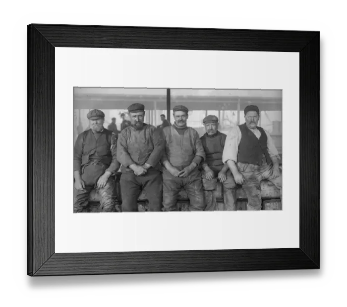 Framed Print : Fishermen. circa 1880: A group of Fishermen. (Photo by Hulton Archive / Getty Images) Framed Print : Fishermen. circa 1880: A group of Fishermen. (Photo by Hulton Archive / Getty Images)