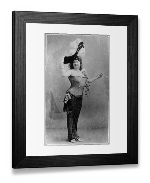 Framed Print : Artiste. circa 1890: A Music Hall artiste of the latter half of the 19th Framed Print : Artiste. circa 1890: A Music Hall artiste of the latter half of the 19th