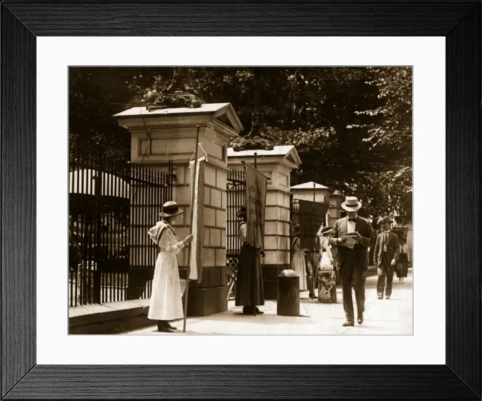Framed Print : White House Picket Framed Print : White House Picket