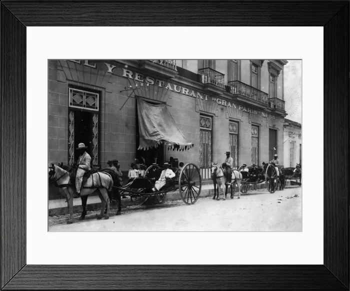 Framed Print : Leisure Carriage Framed Print : Leisure Carriage