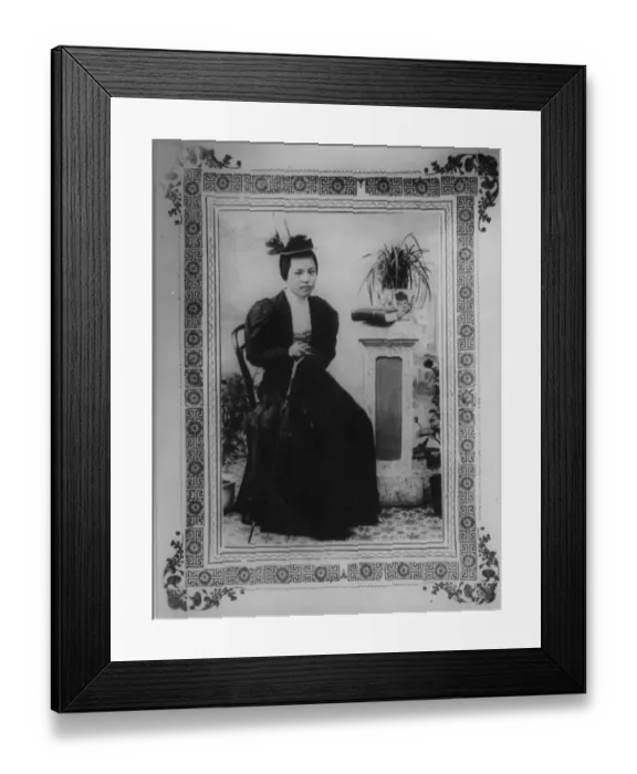 Framed Print : Chinese Woman Framed Print : Chinese Woman