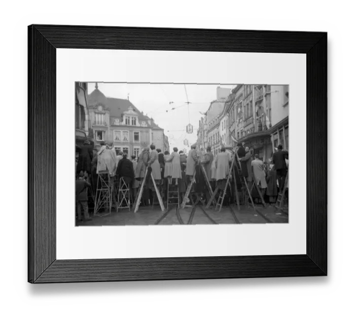 Framed Print : Resourceful Crowd Framed Print : Resourceful Crowd