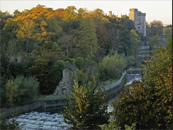 kilkenny castle and river nore