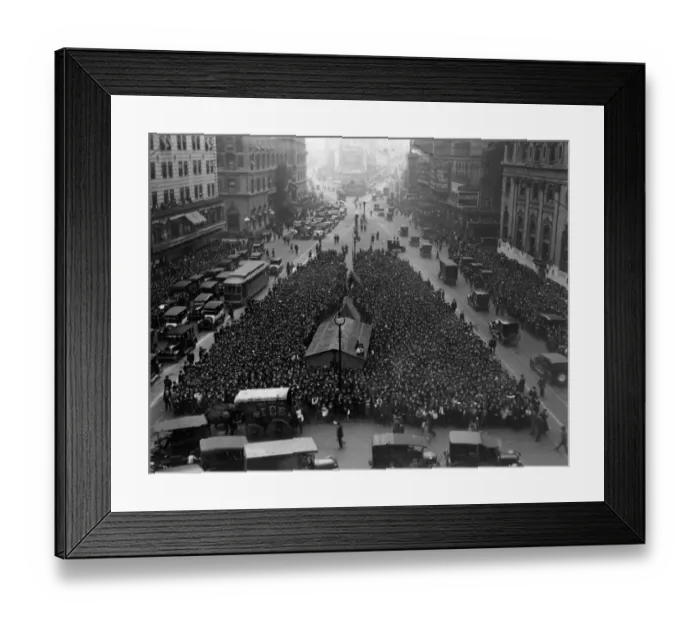 Framed Print : Times Square Crowds Wait For Series Score Framed Print : Times Square Crowds Wait For Series Score