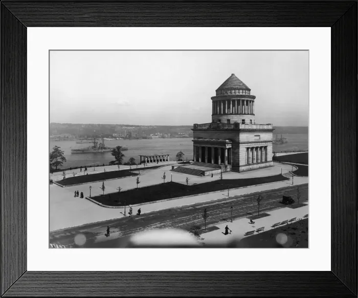 Framed Print : Grants Tomb Framed Print : Grants Tomb
