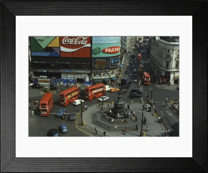 Framed Print : Piccadilly Circus Framed Print : Piccadilly Circus