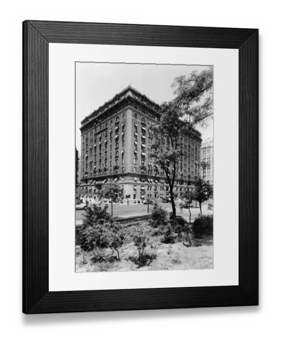 Framed Print : Rossleigh Court And Orwell House, New York City Framed Print : Rossleigh Court And Orwell House, New York City