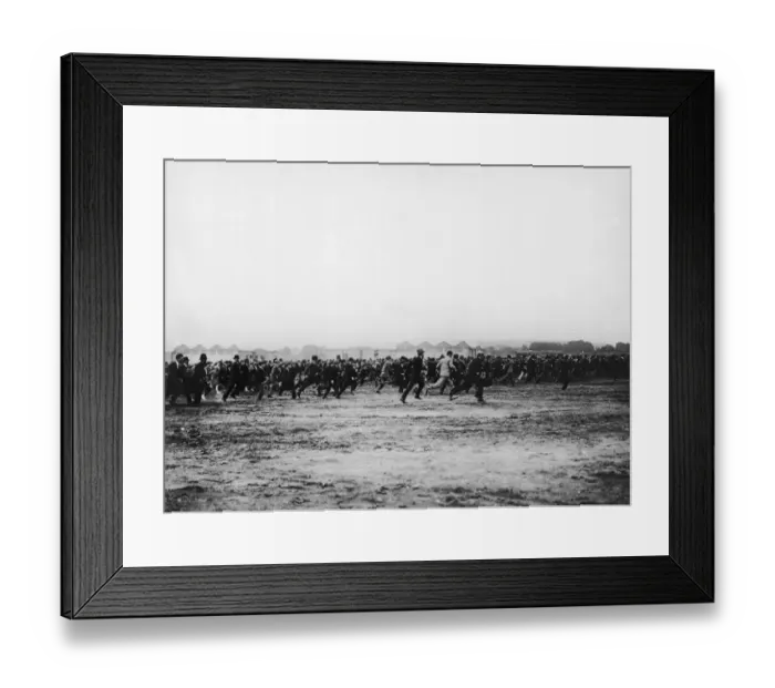 Framed Print : Crowds Rush To Meet Lindbergh In Croydon Framed Print : Crowds Rush To Meet Lindbergh In Croydon