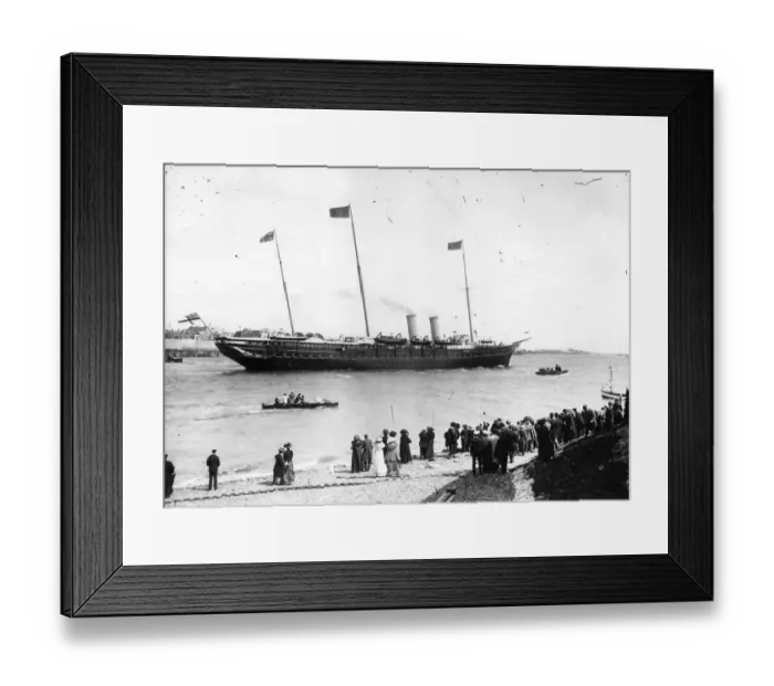 Framed Print : Royal Yacht Arrives