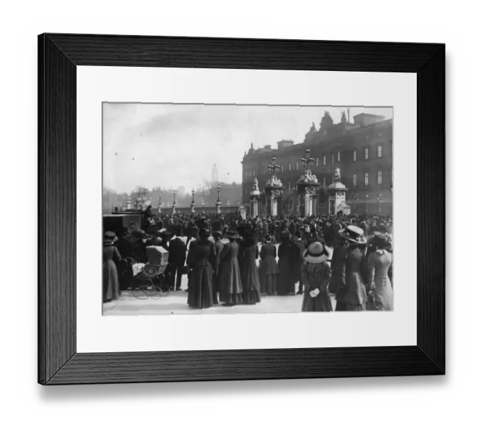 Framed Print : Buckingham Palace Framed Print : Buckingham Palace
