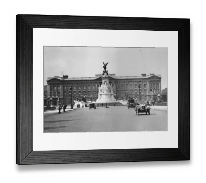 Framed Print : Buckingham Palace Framed Print : Buckingham Palace