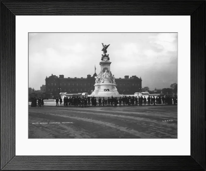 Framed Print : Victoria Memorial Framed Print : Victoria Memorial
