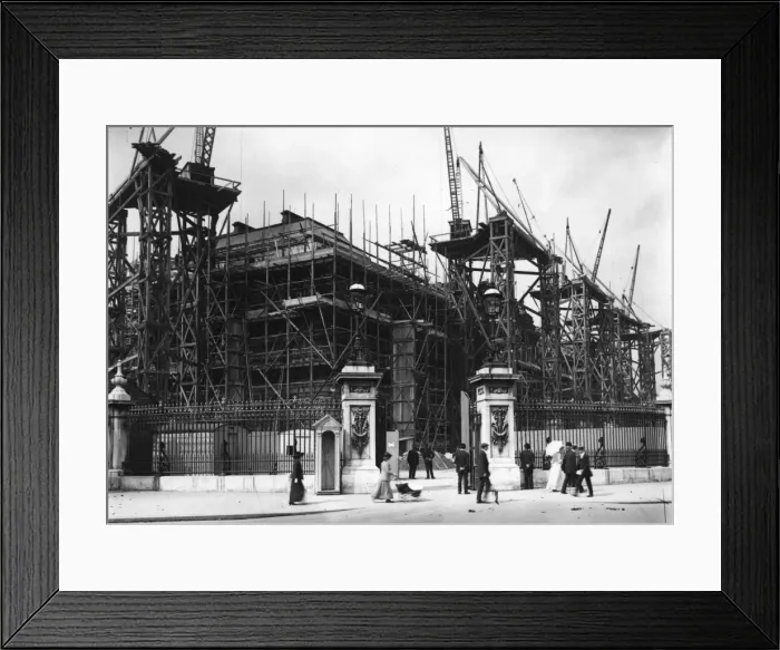 Framed Print : Scaffolding On Palace