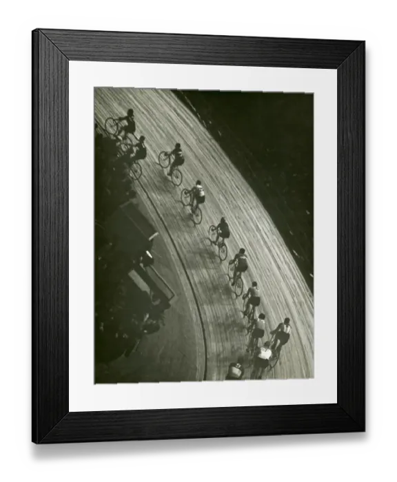 Framed Print : Bike race. UNITED STATES - CIRCA 1950s: Bike race Framed Print : Bike race. UNITED STATES - CIRCA 1950s: Bike race