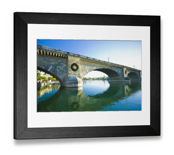 Framed Print : London Bridge with holiday wreaths, Arizona, USA Framed Print : London Bridge with holiday wreaths, Arizona, USA