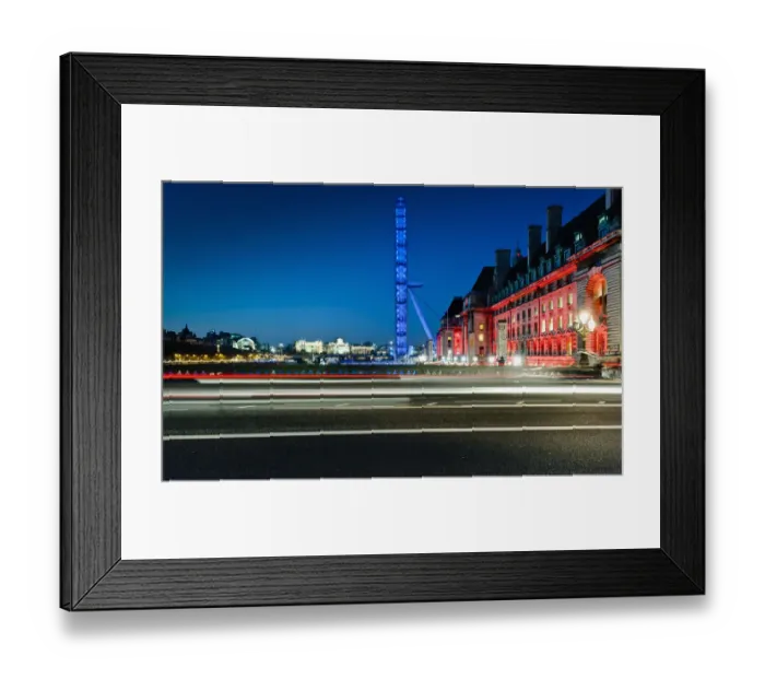 Framed Print : Blurred view of London traffic at night Framed Print : Blurred view of London traffic at night