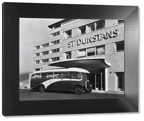 Dunstans Bus