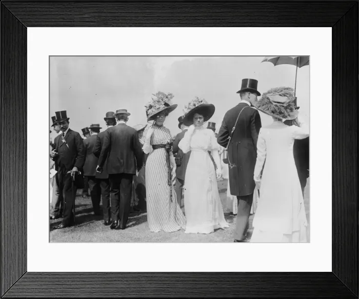 Framed Print : Racegoing Style Framed Print : Racegoing Style