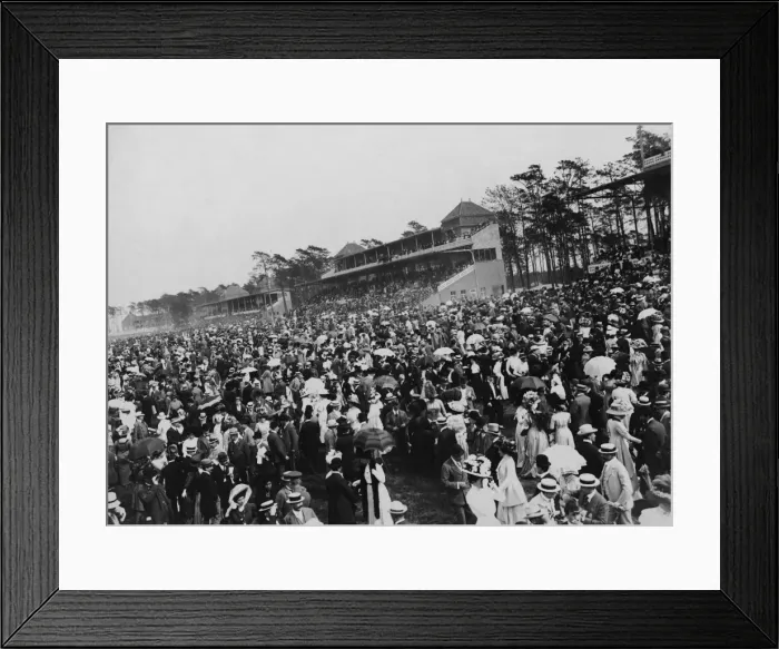 Framed Print : Gruneweld Race Course