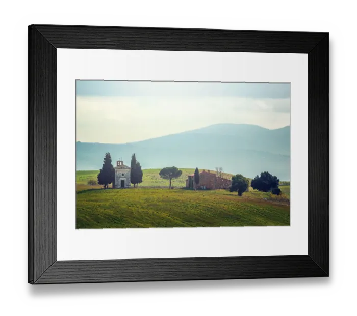 Framed Print : Tuscan landscape with the Capella di Vitaleta