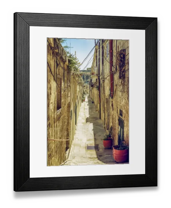 Framed Print : The alleys of Valletta, Malta