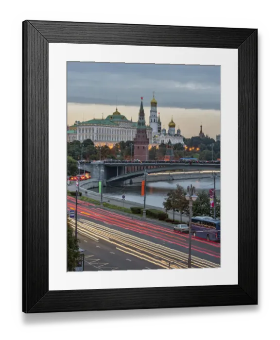 Framed Print : Distant view Kremlin Complex in Moscow, Russia Framed Print : Distant view Kremlin Complex in Moscow, Russia