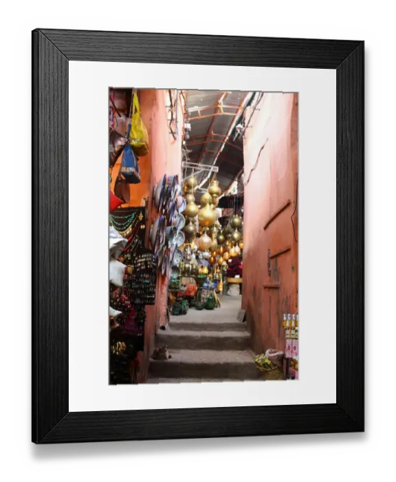 Framed Print : An alley in the souks of Marrakech Framed Print : An alley in the souks of Marrakech