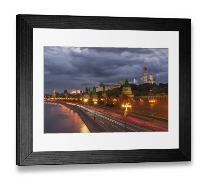 Framed Print : Kremlin from Bolshoy Moskvoretsky in Moscow Framed Print : Kremlin from Bolshoy Moskvoretsky in Moscow