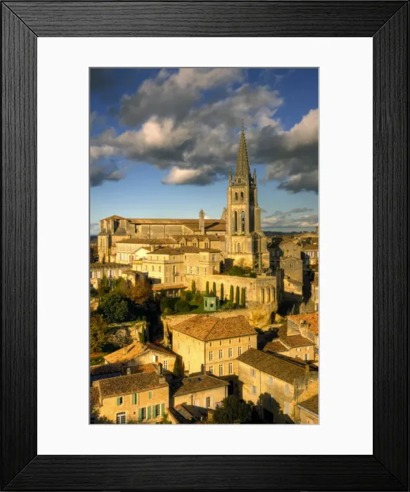Framed Print : Saint-Emilion Monolithic Church and old town Framed Print : Saint-Emilion Monolithic Church and old town