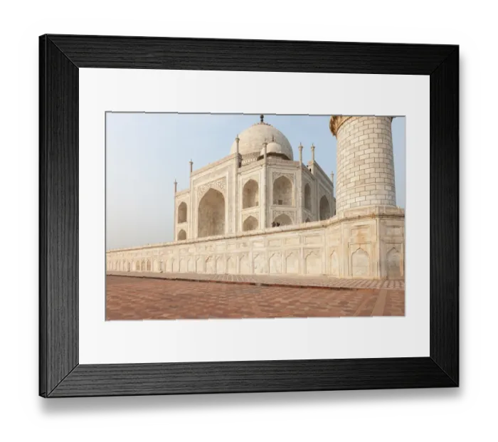 Framed Print : The Taj Mahal is a white marble mausoleum located in Agra Framed Print : The Taj Mahal is a white marble mausoleum located in Agra