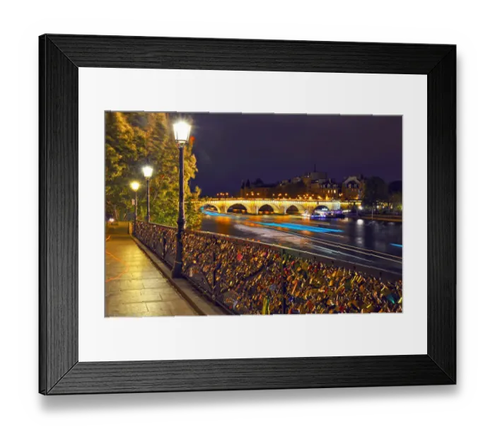 Framed Print : Night at the banks of the Seine in Paris