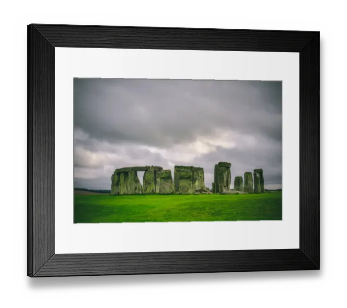 Framed Print : Stonehenge on Grassy Landscape, Wiltshire, England Framed Print : Stonehenge on Grassy Landscape, Wiltshire, England