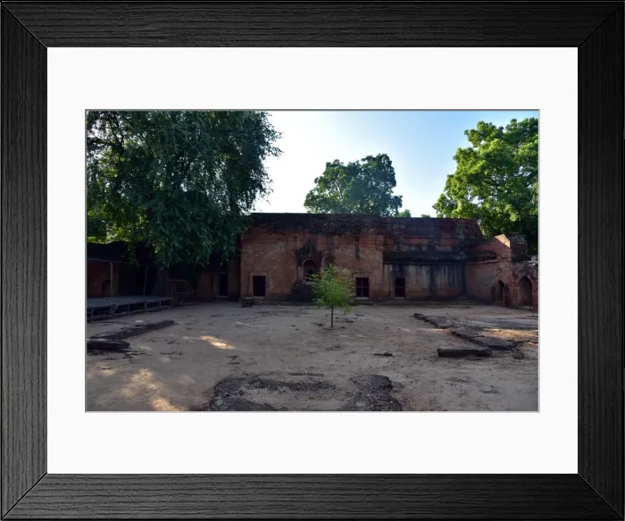 Framed Print : Kyan Sit Thar Umin Buddhist Temple Bagan Framed Print : Kyan Sit Thar Umin Buddhist Temple Bagan