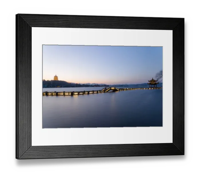 Framed Print : A stone bridge agsinst Leifeng Pagoda on the West Lake, Hangzhou Framed Print : A stone bridge agsinst Leifeng Pagoda on the West Lake, Hangzhou