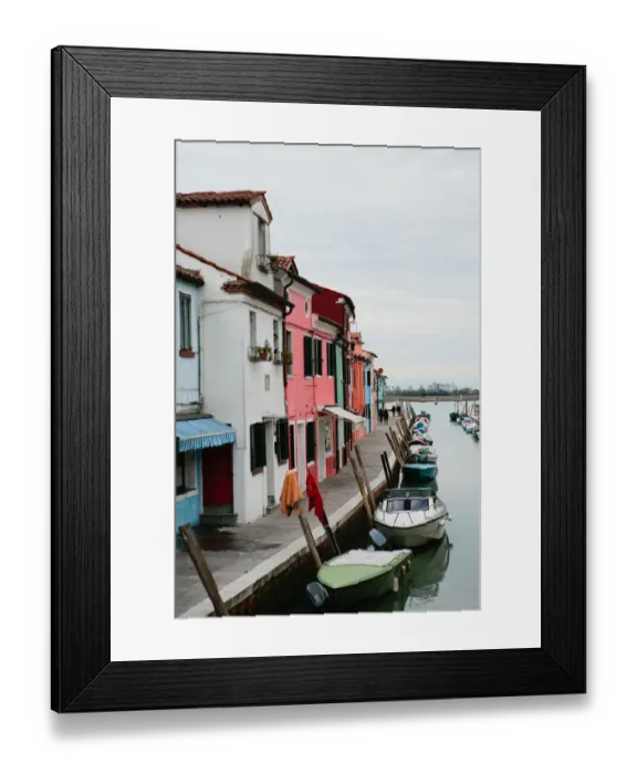 Framed Print : Brightly painted homes on the island of Burano, Italy Framed Print : Brightly painted homes on the island of Burano, Italy