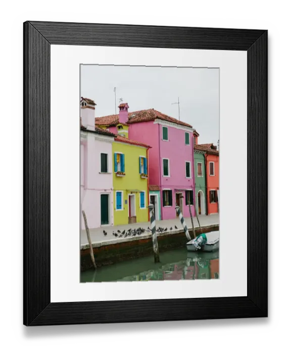 Framed Print : Brightly painted homes on the island of Burano, Italy Framed Print : Brightly painted homes on the island of Burano, Italy