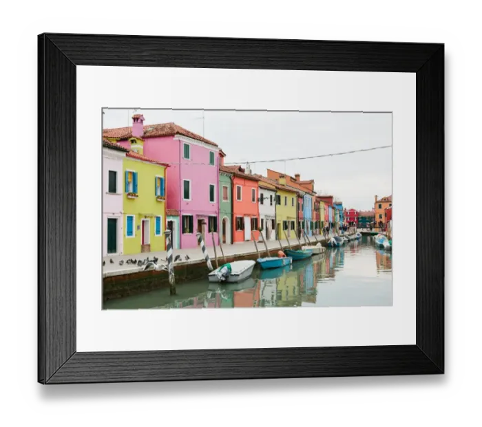 Framed Print : Brightly painted homes on the island of Burano, Italy Framed Print : Brightly painted homes on the island of Burano, Italy
