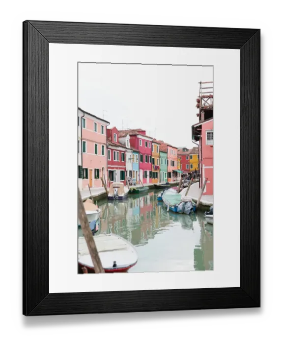 Framed Print : Brightly painted homes on the island of Burano, Italy Framed Print : Brightly painted homes on the island of Burano, Italy