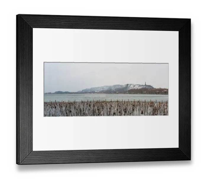 Framed Print : Scenic View Of the West Lake in snow, Hangzhou Framed Print : Scenic View Of the West Lake in snow, Hangzhou