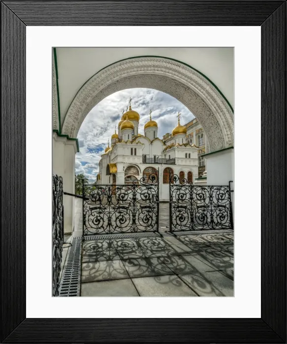 Framed Print : Golden onion domes of Assumption Cathedral in Kremlin, Moscow, Russia Framed Print : Golden onion domes of Assumption Cathedral in Kremlin, Moscow, Russia